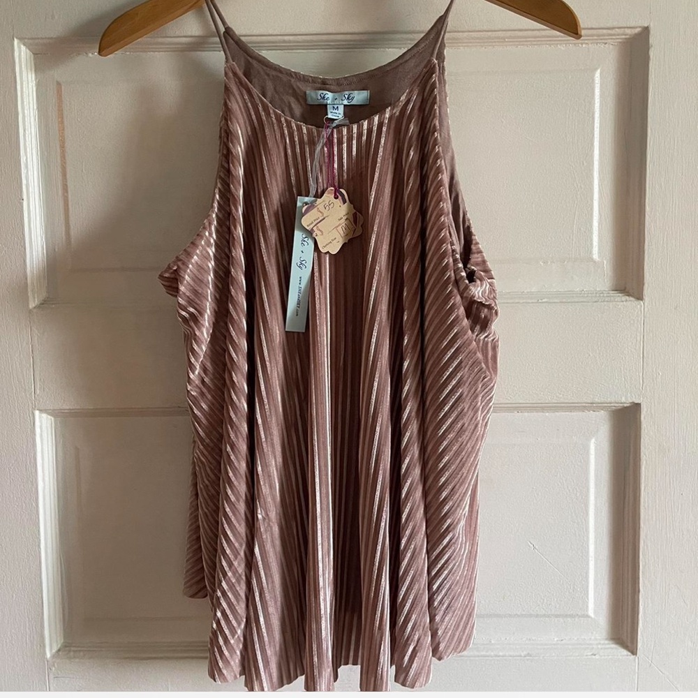 NWT She+Sky Top, Beautiful Rose Color, Size Medium